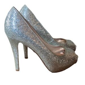 Badgley Mischka Ponderosa gold shimmery peeptoe high heels Size 9